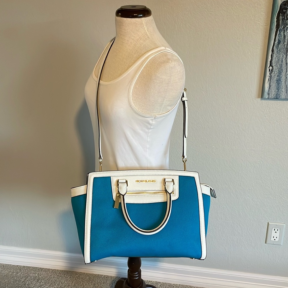 🆕 Michael Kors Teal & White Purse
